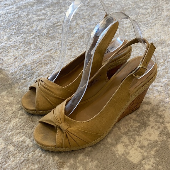 Seychelles Shoes - Seychelles wedge heels size 7
